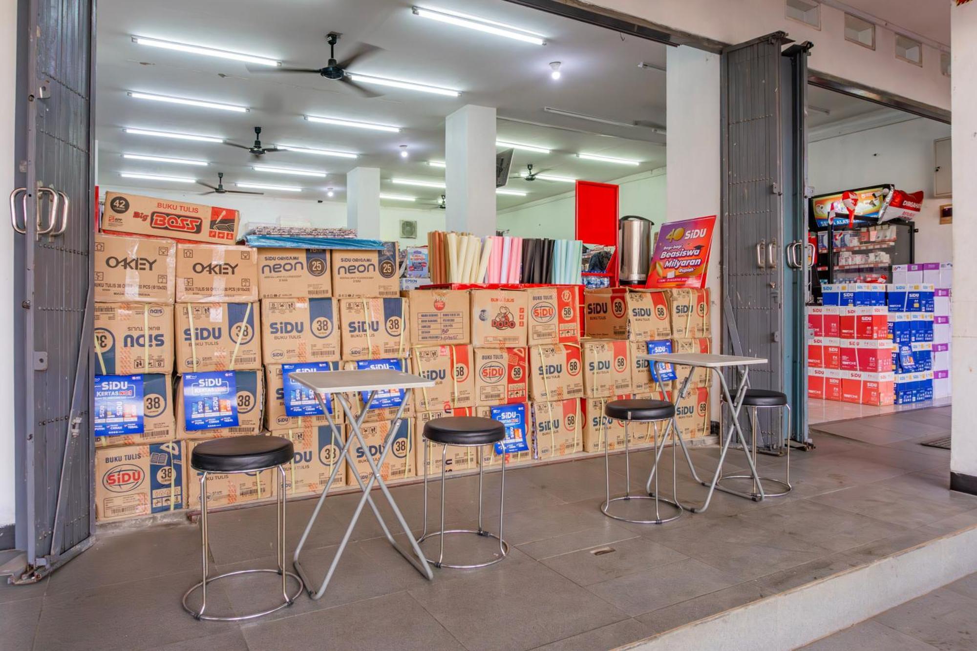Oyo 94086 Penginapan Kertajaya Syariah Kotabumi Exterior foto